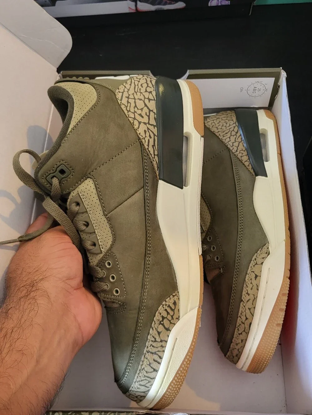 Jordan Men's Olive/Tan Retro Sneakers